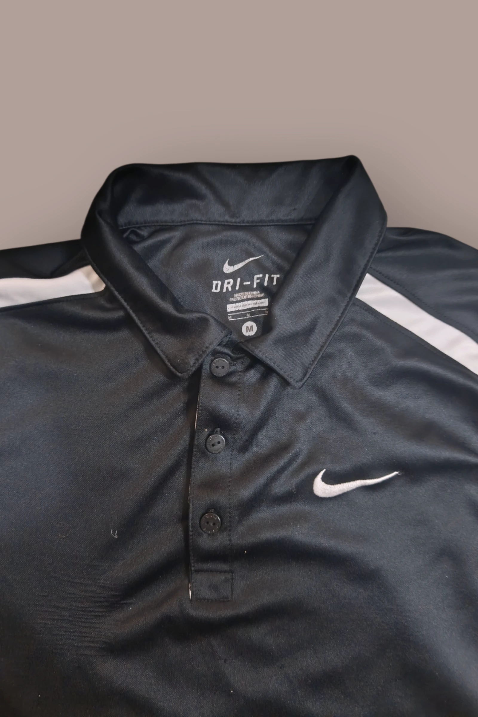 | Polo Nike Dri-Fit Homem | Cor Preto | Manga Curta | Logo Bordado | Tamanho M | – photo 4